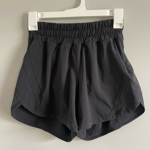 🍋Lululemon Track That High-Rise Short 5” Lined in Black - Picture 6 of 14